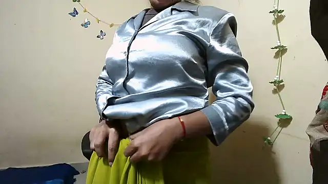 Rubi-Ji online show from November 10, 2025, 2:16 pm