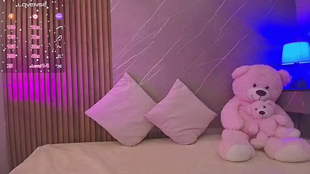 ariana jhonson1 online show from March 24, 2026, 12:32 pm