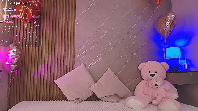 ariana jhonson1 online show from April 4, 2026, 12:35 pm