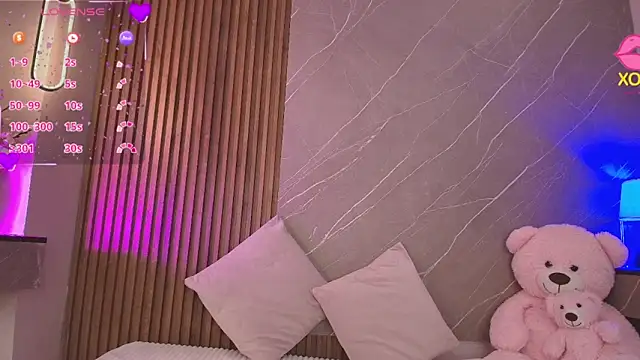 ariana jhonson1 online show from April 14, 2026, 12:33 pm