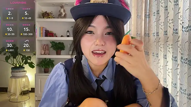 nanaliu6 online show from October 19, 2025, 7:31 am