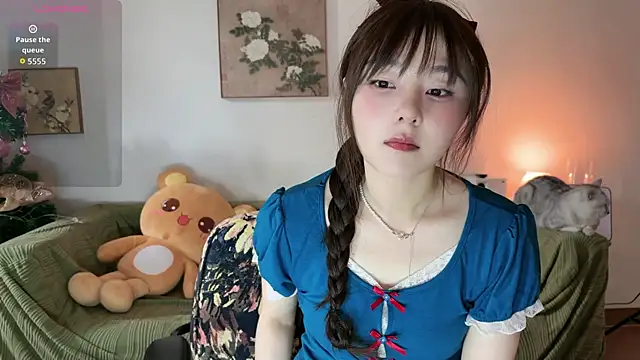 nanaliu6 online show from June 15, 2026, 7:54 am