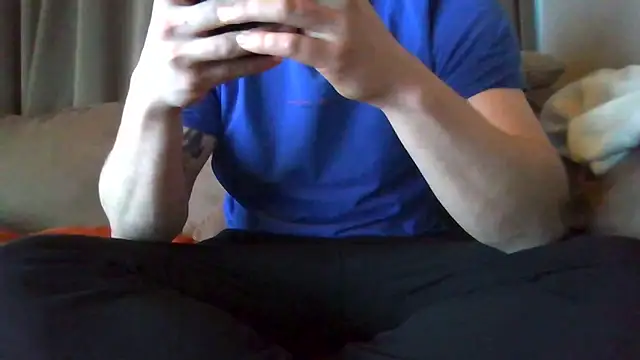 pietjepuk1310 online show from February 12, 2026, 4:13 pm