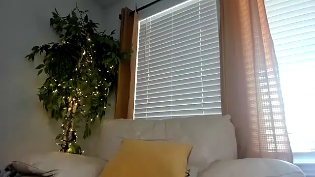 Snapshot of kaliii_jones chatting on February 6, 2025, 5:09 pm kaliii jones online show from February 6, 2025, 5:09 pm