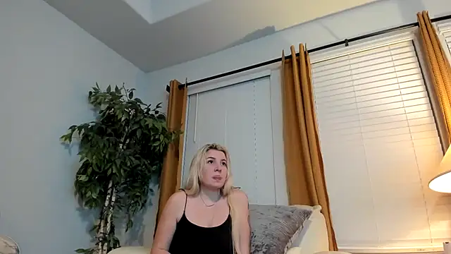 Snapshot of kaliii_jones chatting on February 15, 2025, 12:26 am kaliii jones online show from February 15, 2025, 12:26 am