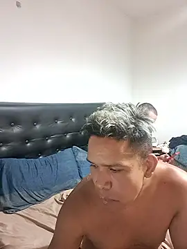 liamlara online show from January 12, 2026, 3:01 am