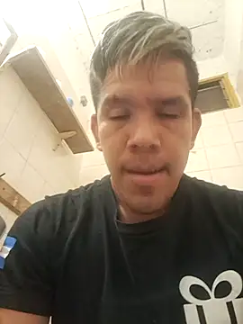 liamlara online show from March 3, 2026, 9:21 pm