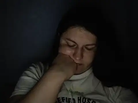 KiraSwee online show from September 19, 2025, 6:08 pm