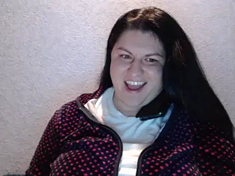 KiraSwee online show from October 18, 2025, 4:52 pm