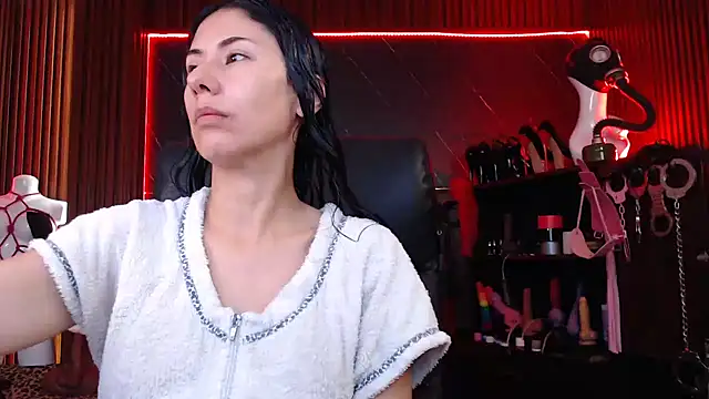 XiaQueen online show from October 11, 2025, 12:04 pm