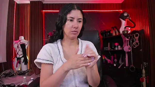 XiaQueen online show from October 21, 2025, 11:22 am