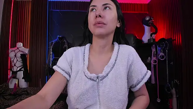 XiaQueen online show from January 19, 2026, 11:47 am