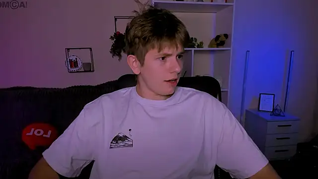 Snapshot of jimmie_hot chatting on October 8, 2025, 1:20 pm jimmie hot online show from October 8, 2025, 1:20 pm