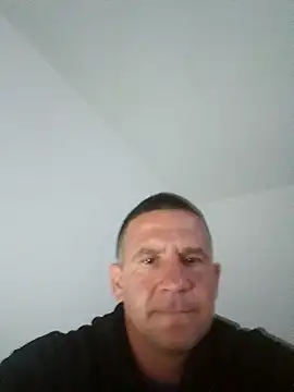 Snapshot of Mister1985 chatting on October 5, 2025, 8:51 pm Mister1985 online show from October 5, 2025, 8:51 pm