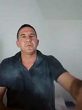 Snapshot of Mister1985 chatting on October 19, 2025, 4:29 pm Mister1985 online show from October 19, 2025, 4:29 pm