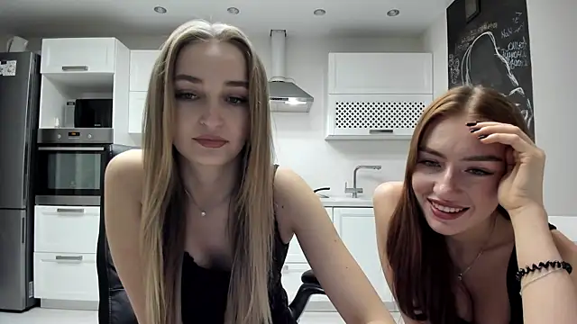 lisenok online show from October 12, 2025, 7:02 pm