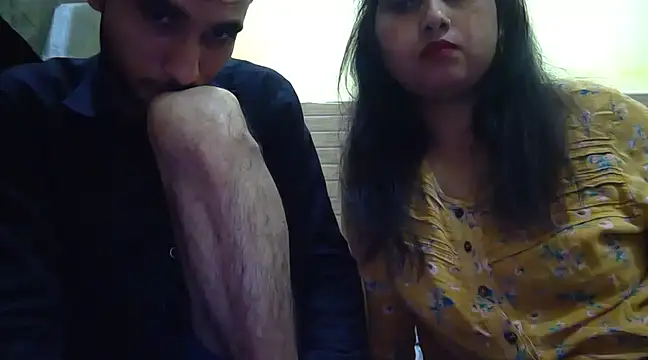 Snapshot of Queen_Couple chatting on February 14, 2025, 11:10 am Queen Couple online show from February 14, 2025, 11:10 am