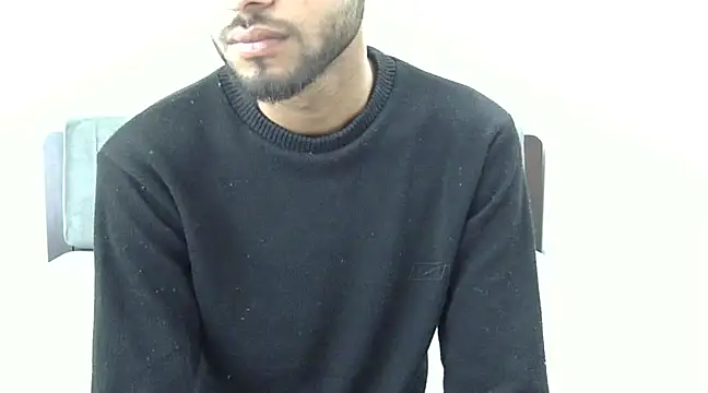 Snapshot of Queen_Couple chatting on February 23, 2025, 5:56 am Queen Couple online show from February 23, 2025, 5:56 am