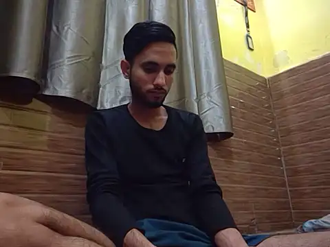 Snapshot of Queen_Couple chatting on March 1, 2025, 4:22 pm Queen Couple online show from March 1, 2025, 4:22 pm