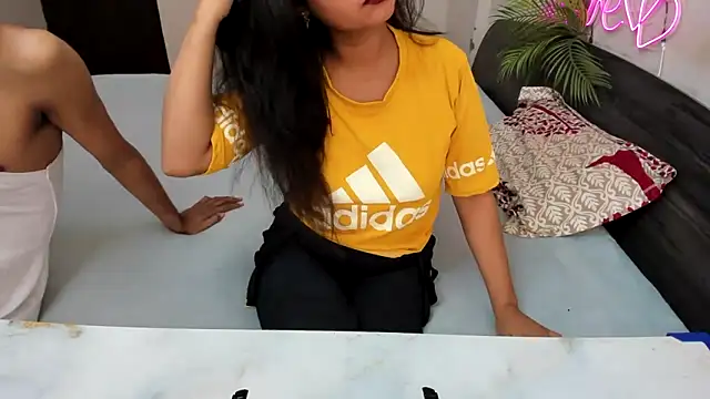 Snapshot of Queen_Couple chatting on September 9, 2025, 6:46 am Queen Couple online show from September 9, 2025, 6:46 am