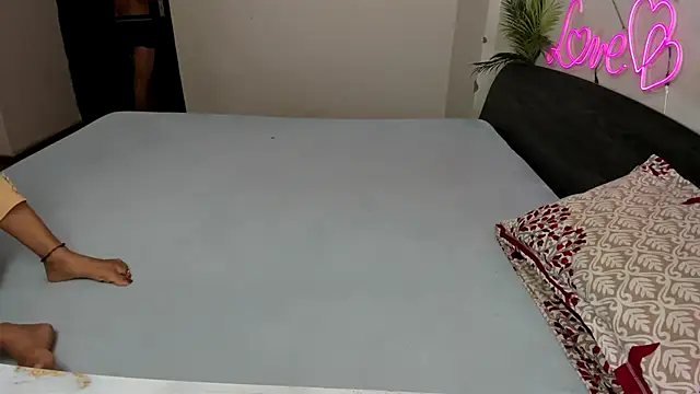 Snapshot of Queen_Couple chatting on September 24, 2025, 5:11 am Queen Couple online show from September 24, 2025, 5:11 am