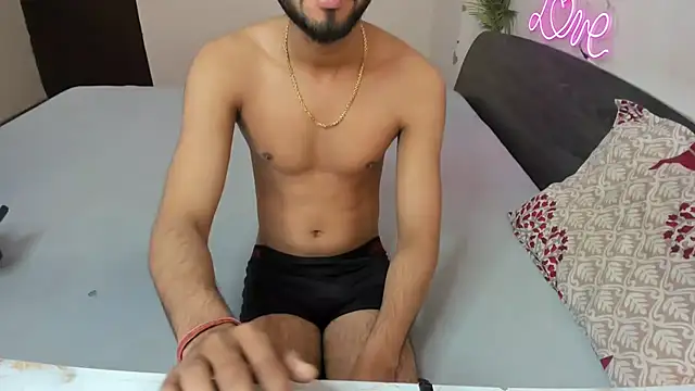 Queen Couple online show from November 22, 2025, 6:23 am