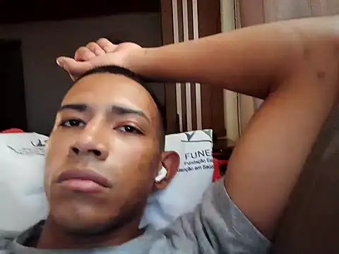 Mineirinho043 online show from February 14, 2025, 2:44 pm