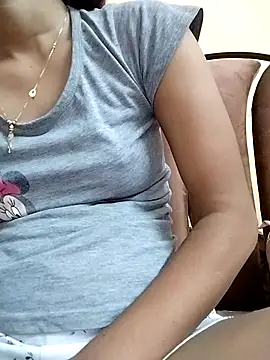 fuungirl38 online show from October 27, 2025, 5:39 pm