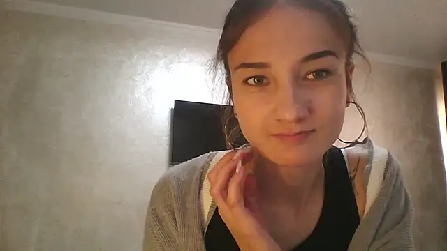 Snapshot of RoyalDessertt chatting on September 17, 2025, 10:17 am RoyalDessertt online show from September 17, 2025, 10:17 am