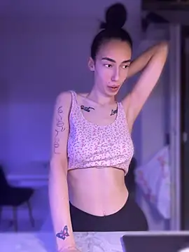 Celine Roxelle online show from April 7, 2026, 8:09 pm