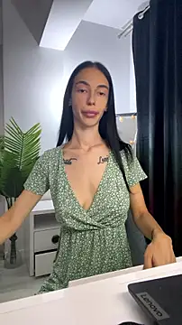 Celine Roxelle online show from July 9, 2026, 5:50 pm