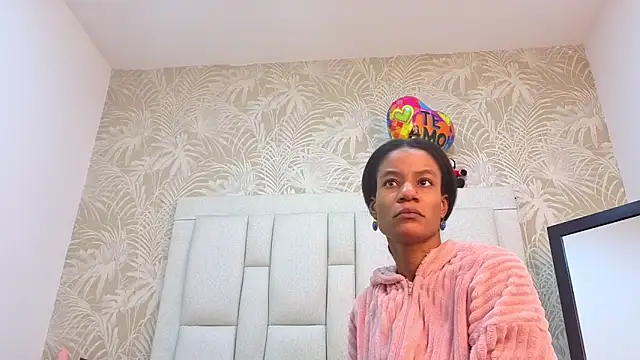 Snapshot of dafnnelewis chatting on February 5, 2026, 11:15 am dafnnelewis online show from February 5, 2026, 11:15 am