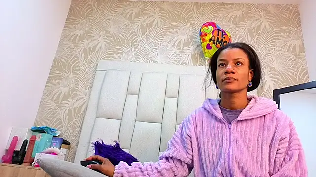 Snapshot of dafnnelewis chatting on February 13, 2026, 11:17 am dafnnelewis online show from February 13, 2026, 11:17 am