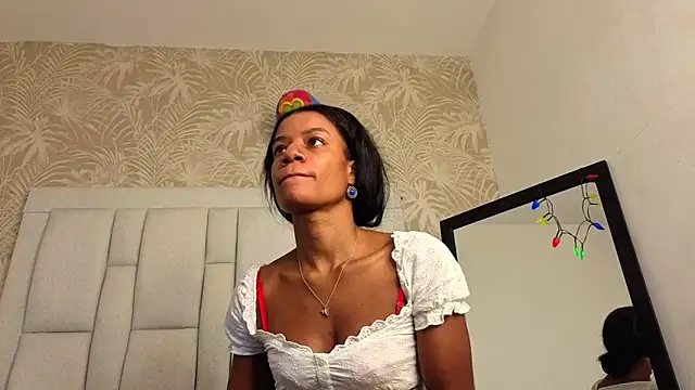 Snapshot of dafnnelewis chatting on February 14, 2026, 11:18 am dafnnelewis online show from February 14, 2026, 11:18 am