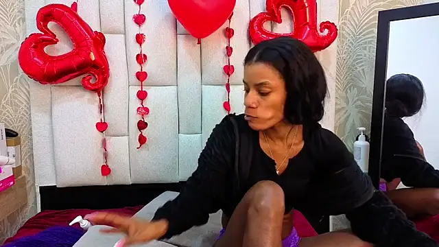 Snapshot of dafnnelewis chatting on February 17, 2026, 11:18 am dafnnelewis online show from February 17, 2026, 11:18 am