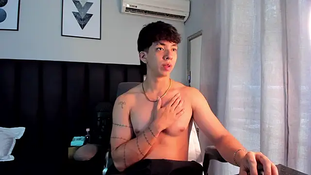 ISAAC CRYSTON online show from February 24, 2025, 8:03 pm