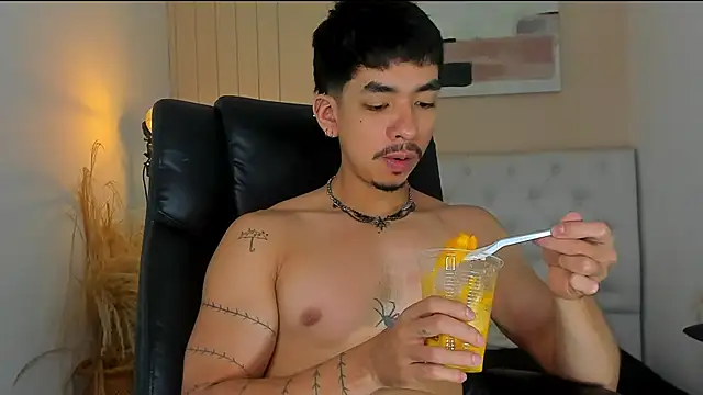 ISAAC CRYSTON online show from February 10, 2026, 8:46 pm