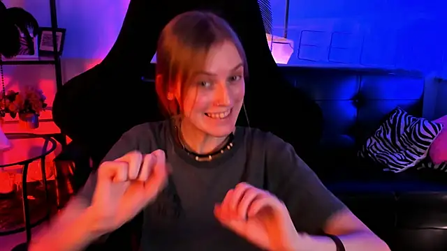 KiraMontoya online show from February 25, 2025, 2:22 pm