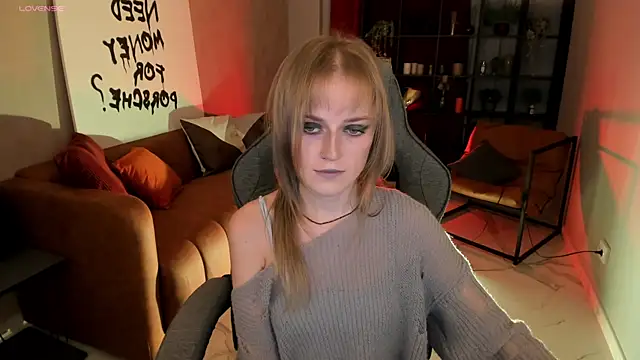 KiraMontoya online show from October 21, 2025, 5:35 pm