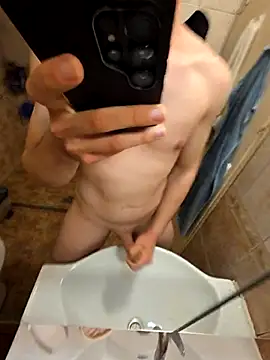 Good boy000 online show from May 10, 2026, 12:21 pm