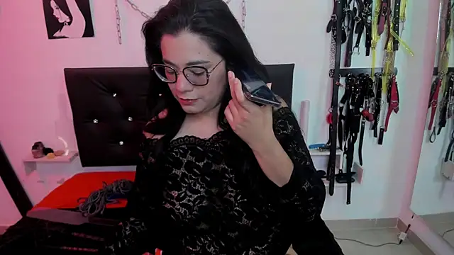 Julieta Carden  online show from April 15, 2026, 7:58 pm