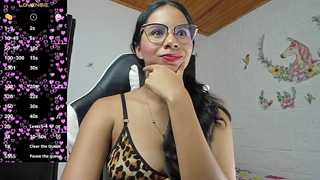 alisson hoffman05 online show from May 15, 2026, 11:12 pm