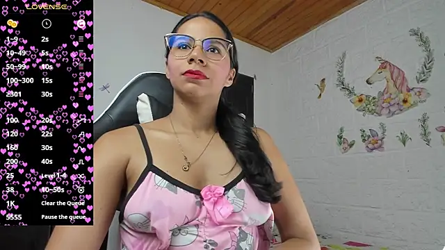 alisson hoffman05 online show from May 18, 2026, 2:34 pm