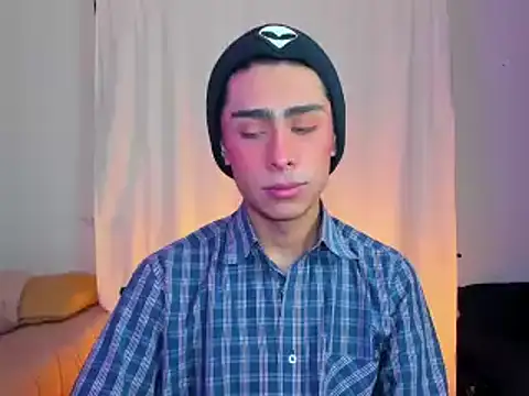 Snapshot of steve__gray chatting on February 11, 2025, 2:02 pm steve gray online show from February 11, 2025, 2:02 pm