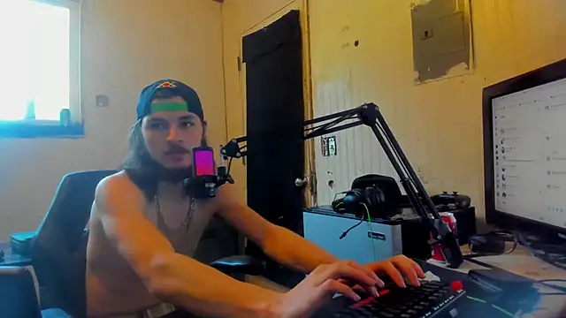 Snapshot of nuttyking2022 chatting on February 4, 2025, 9:10 pm nuttyking2022 online show from February 4, 2025, 9:10 pm