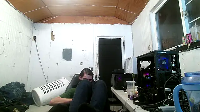 Snapshot of nuttyking2022 chatting on October 3, 2025, 5:48 am nuttyking2022 online show from October 3, 2025, 5:48 am