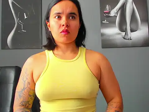 karlyjons12 online show from February 5, 2026, 3:38 pm