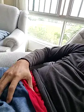 reyarturs13 online show from February 17, 2025, 5:10 pm