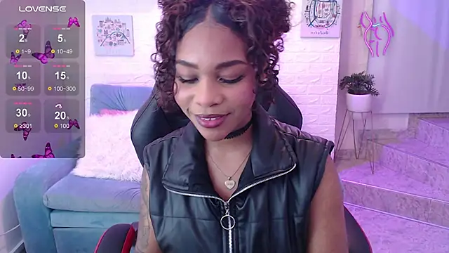 Snapshot of tylla_ chatting on March 11, 2025, 3:59 am tylla online show from March 11, 2025, 3:59 am