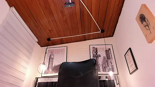 Snapshot of tylla_ chatting on September 24, 2025, 2:59 am tylla online show from September 24, 2025, 2:59 am